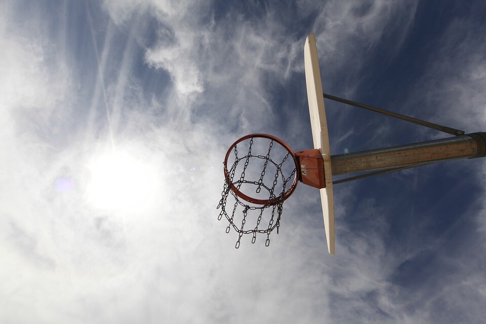 NBA - The Celtics and Lakers both win by ten