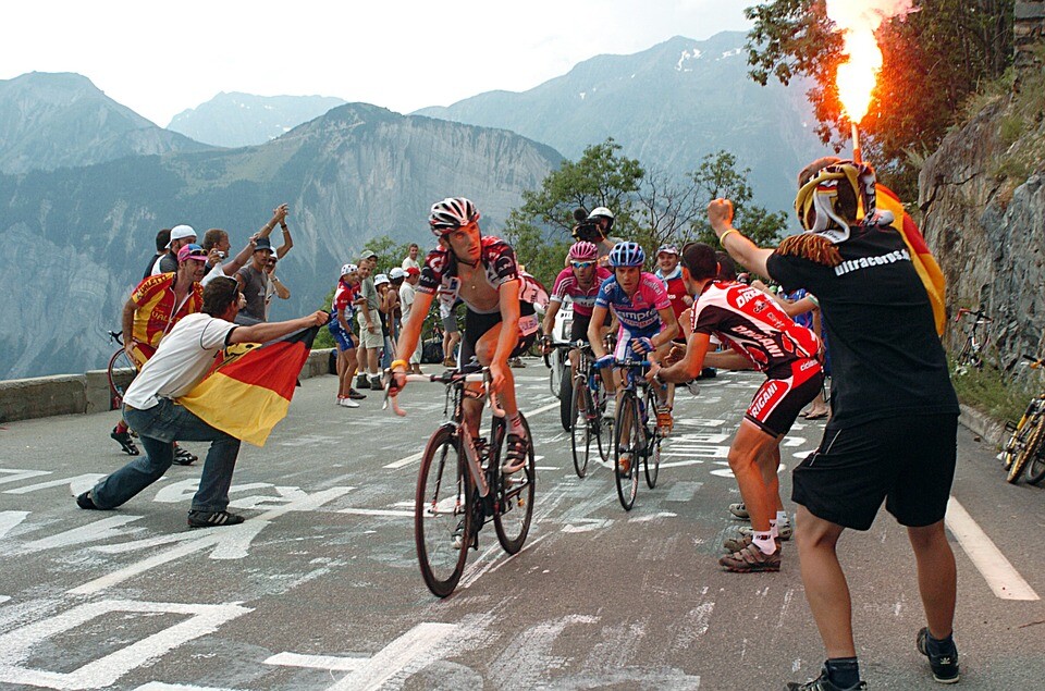 Vuelta's Espana - Caruso won the stage, Roglic leads the composite