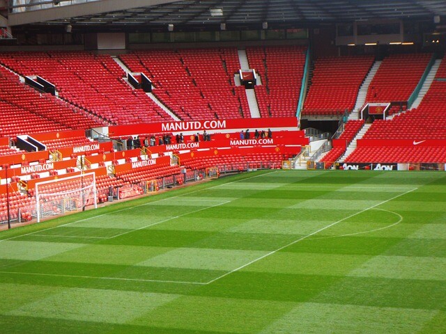 The Langes host Manchester United in the EL