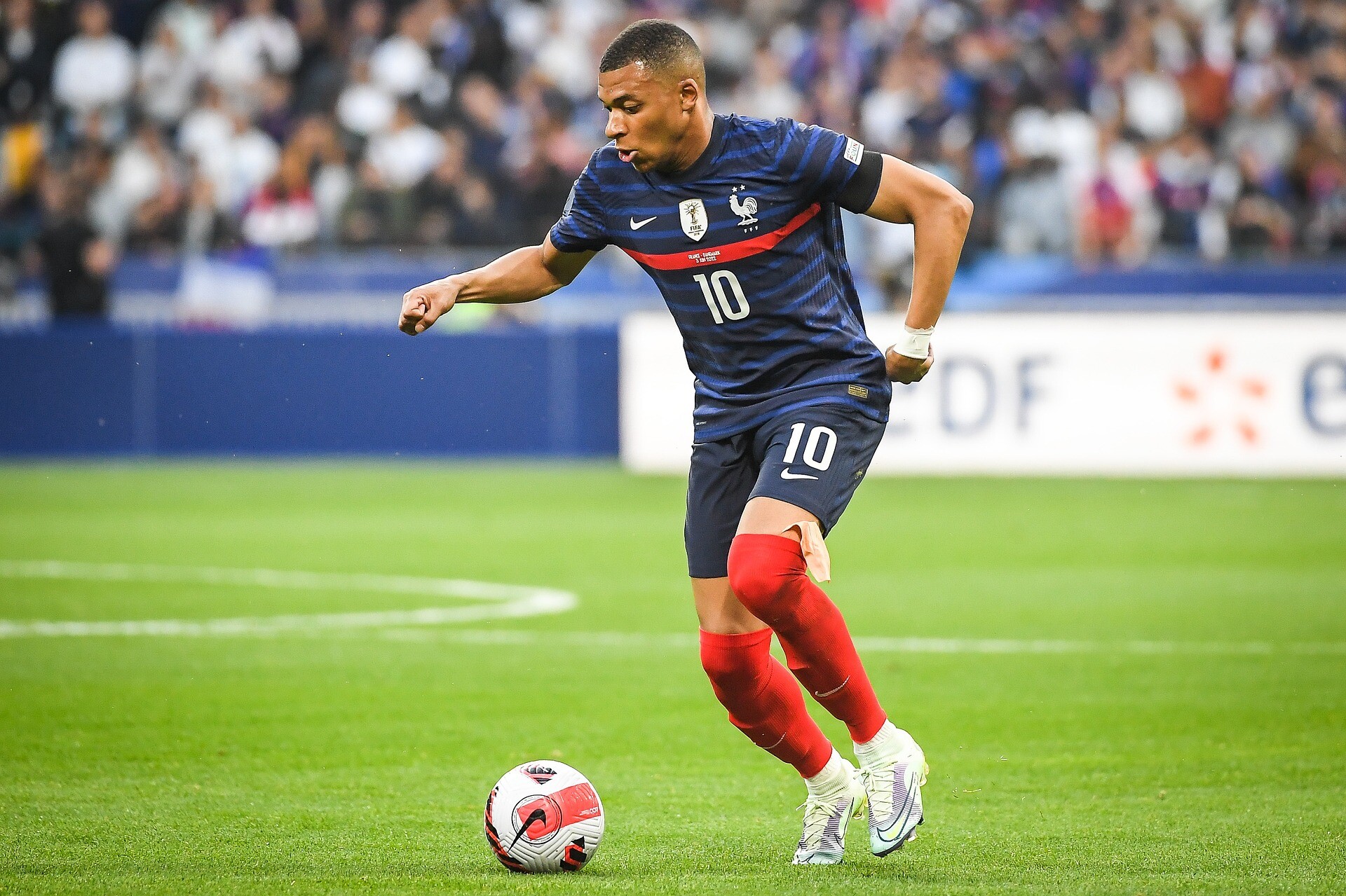 Mbappé celebrated twice, but with a defeat