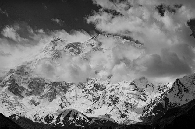 Csaba Varga climbs Nanga Parbat